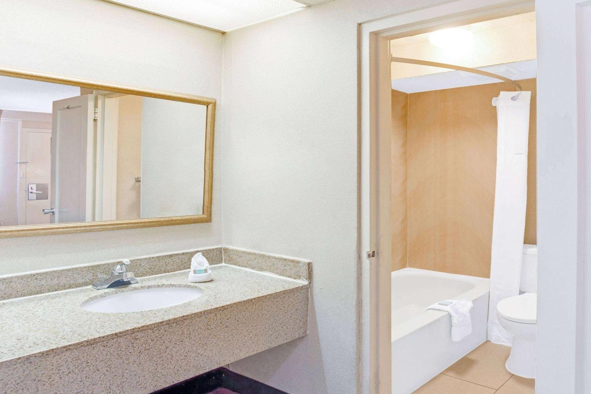 Travelodge By Wyndham Silver Spring Zewnętrze zdjęcie