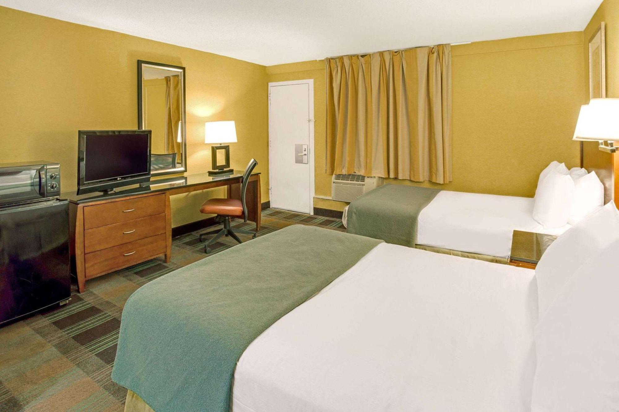 Travelodge By Wyndham Silver Spring Zewnętrze zdjęcie